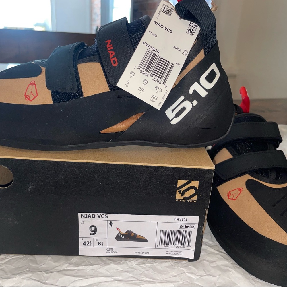 Five Ten NIAD VCS Anasazi Men’s Climbing Shoe size 9 (42.5 euro)